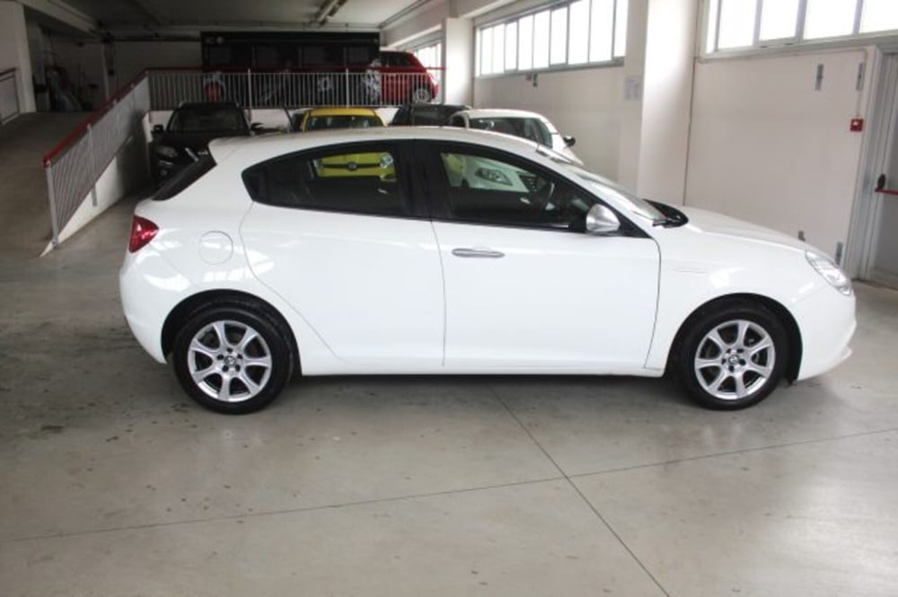 Alfa Romeo Giulietta usata a Terni (6)