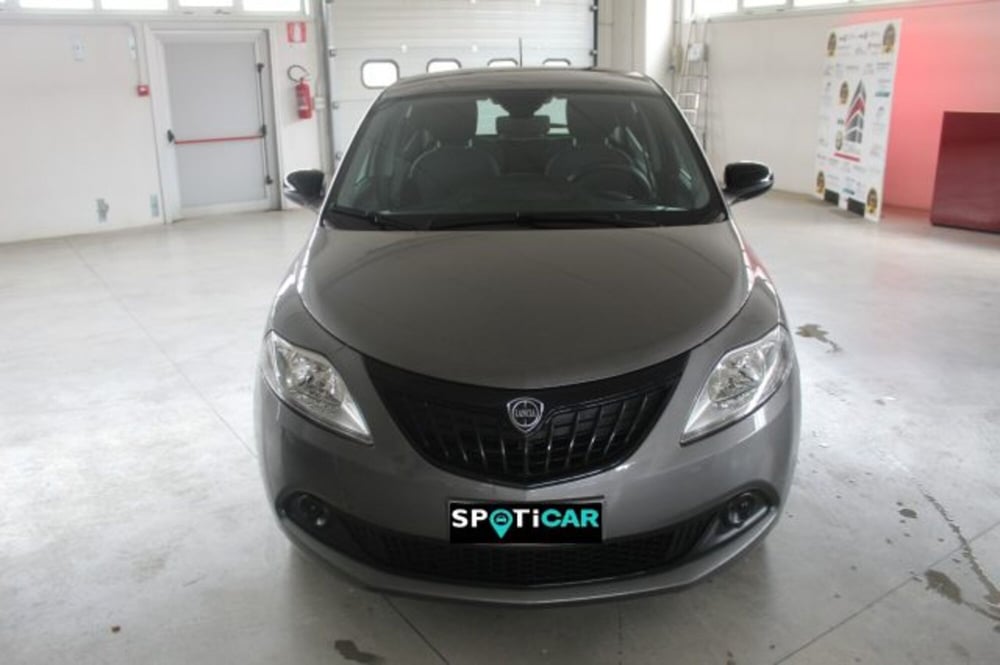Lancia Ypsilon usata a Terni (2)