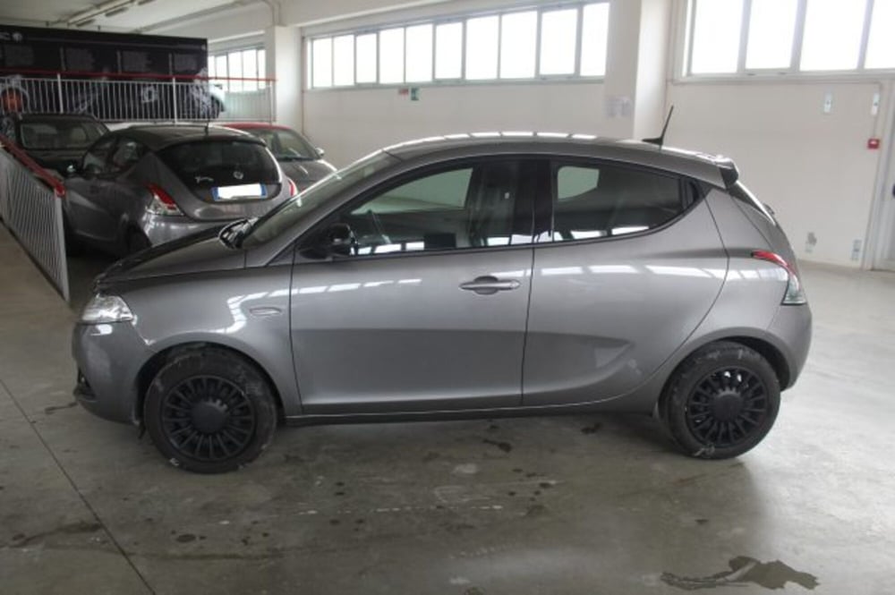 Lancia Ypsilon usata a Terni (3)