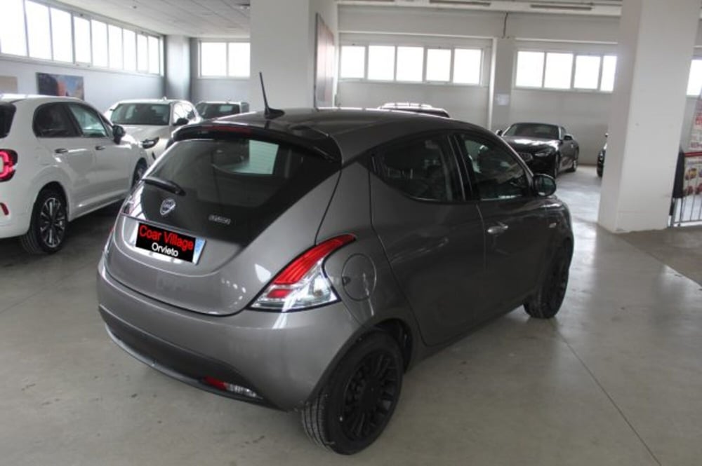 Lancia Ypsilon usata a Terni (4)