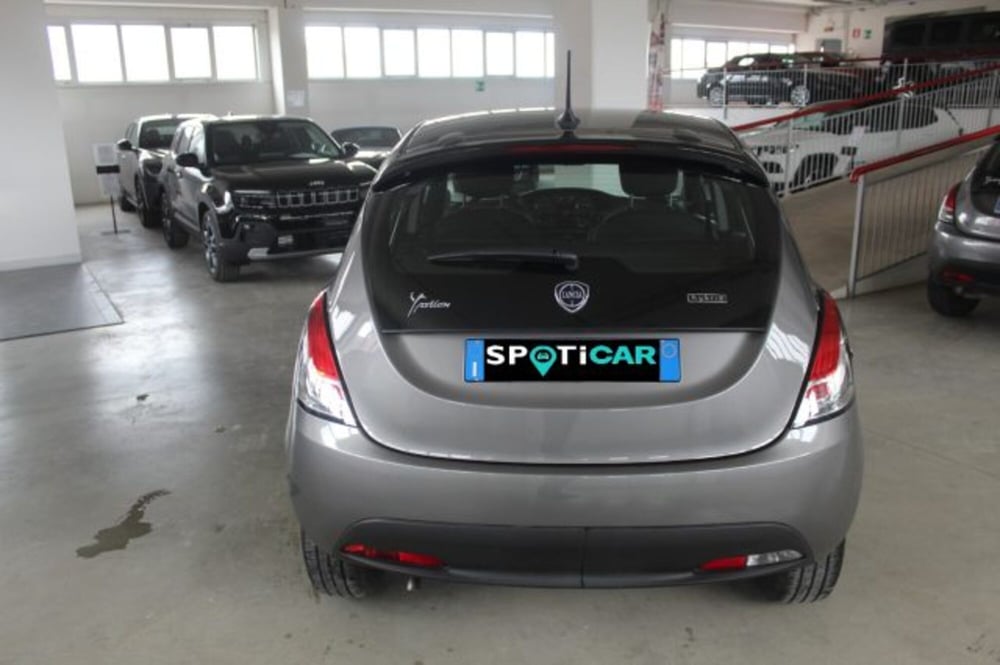 Lancia Ypsilon usata a Terni (5)