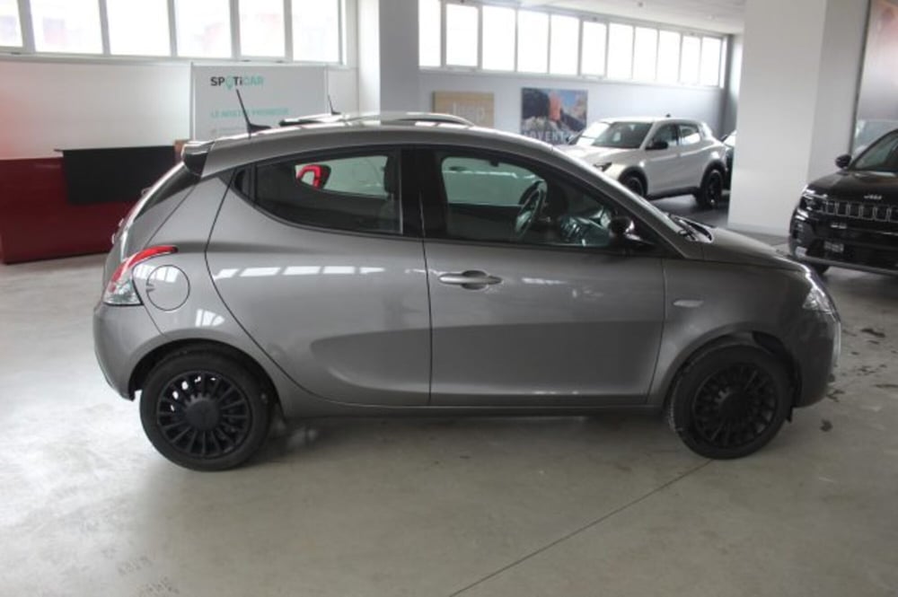 Lancia Ypsilon usata a Terni (6)
