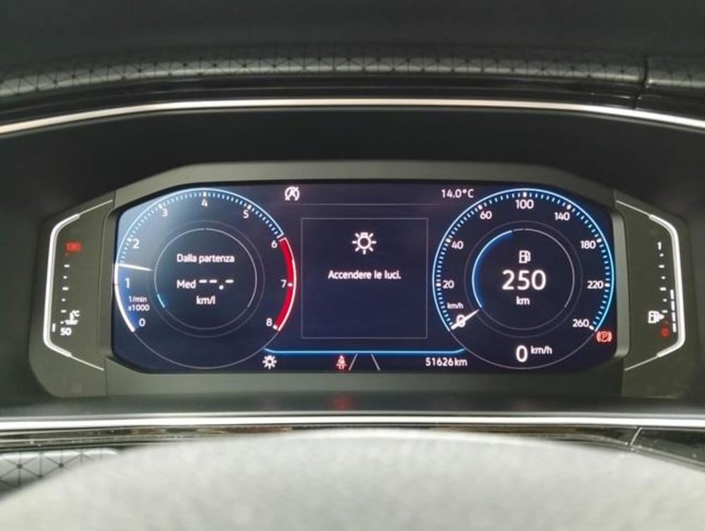 Volkswagen T-Cross usata a Como (12)