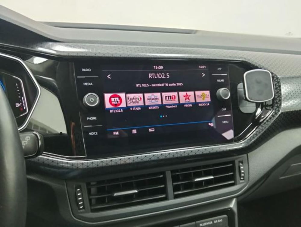 Volkswagen T-Cross usata a Como (13)