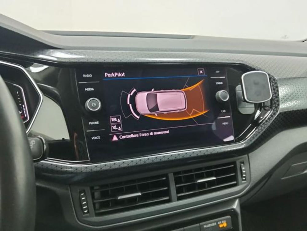 Volkswagen T-Cross usata a Como (16)