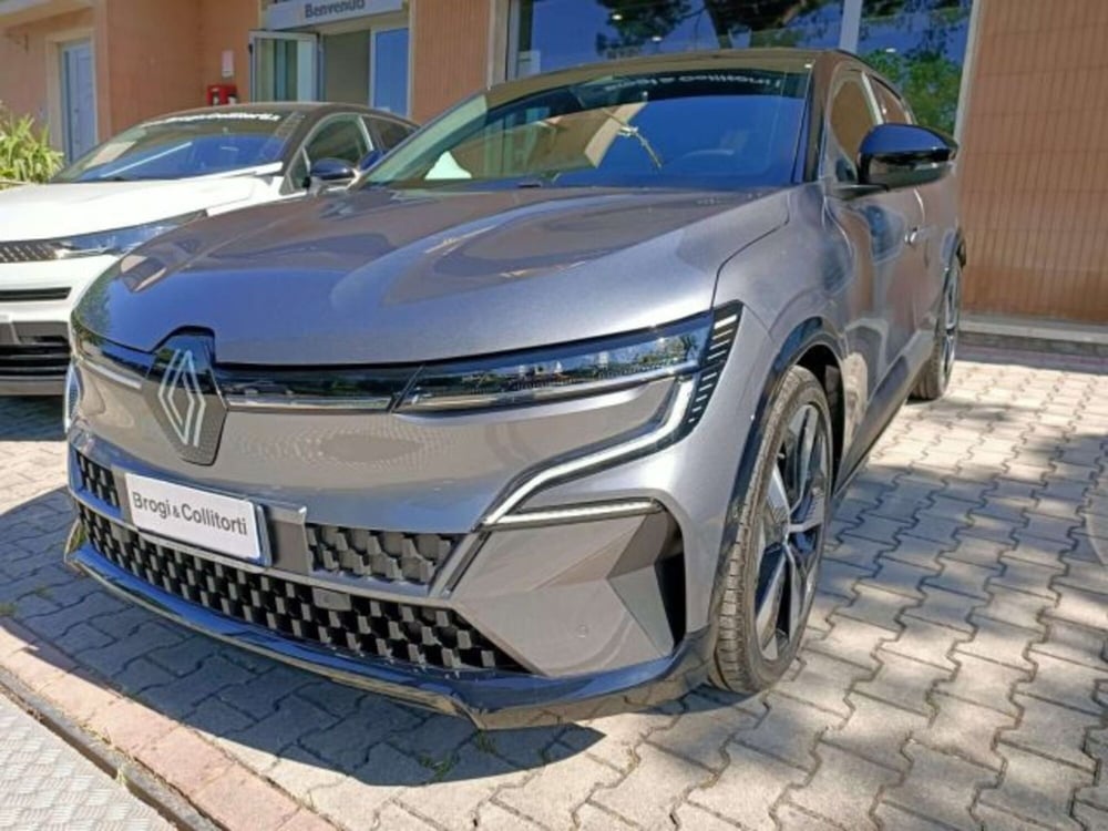 Renault Megane E-Tech Electric nuova a Firenze (3)