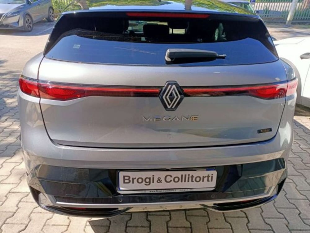 Renault Megane E-Tech Electric nuova a Firenze (5)