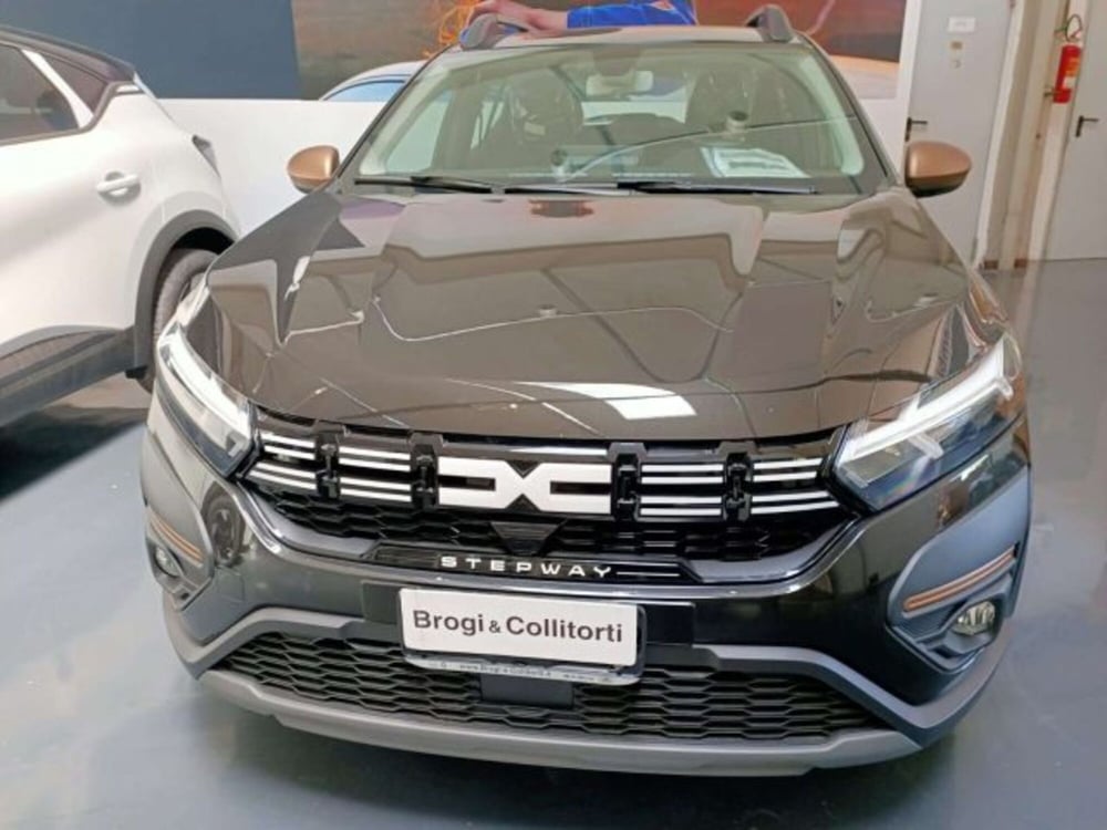 Dacia Sandero Stepway nuova a Firenze (2)
