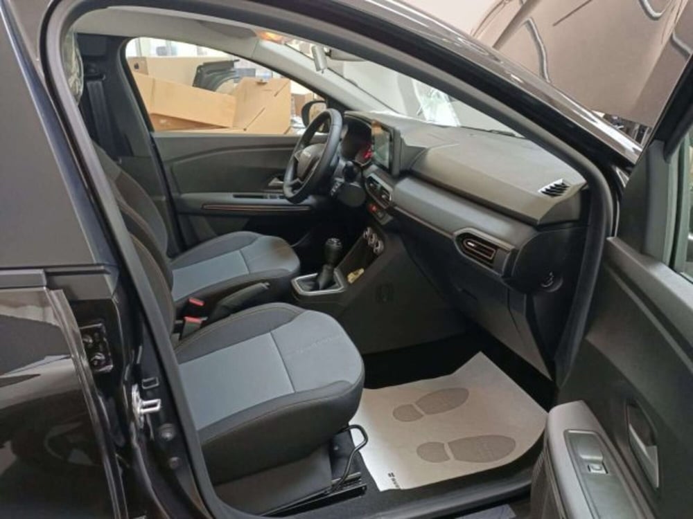 Dacia Sandero Stepway nuova a Firenze (8)