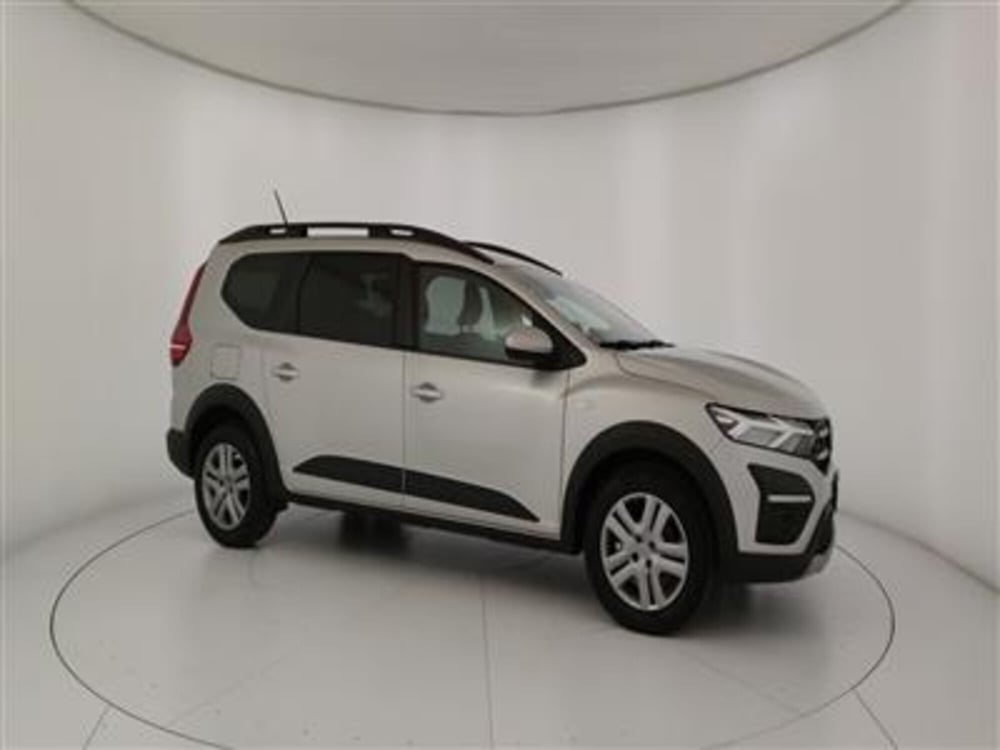 Dacia Jogger usata a Bari (10)