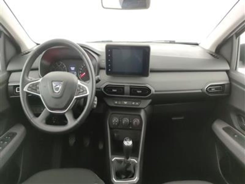 Dacia Jogger usata a Bari (15)