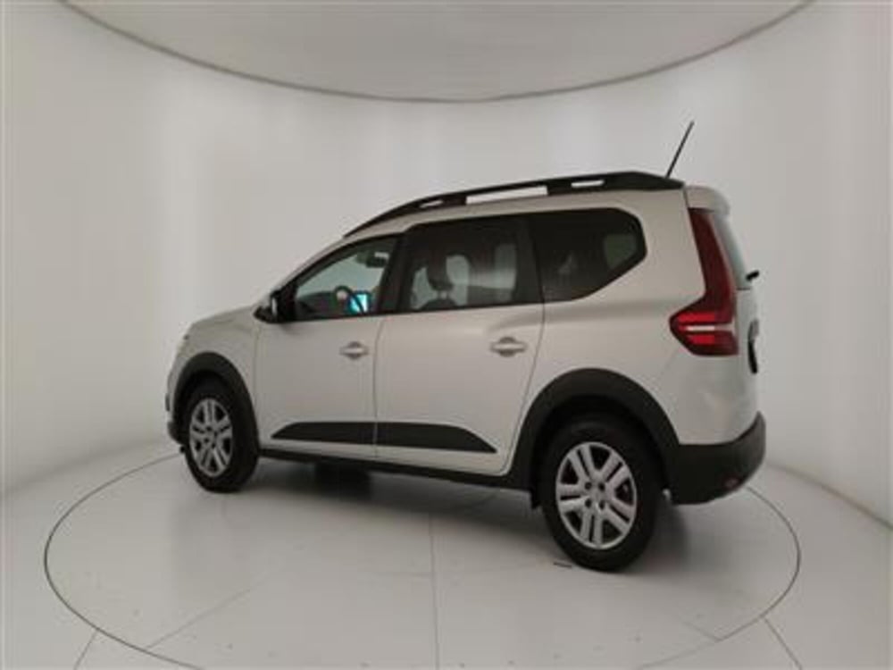 Dacia Jogger usata a Bari (4)