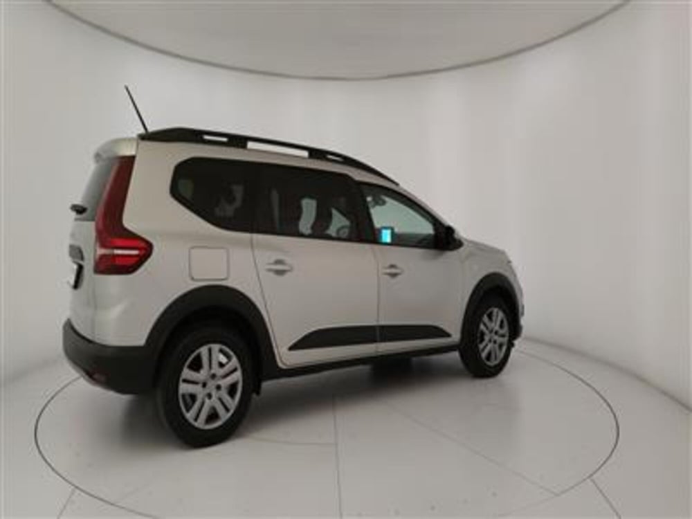 Dacia Jogger usata a Bari (8)