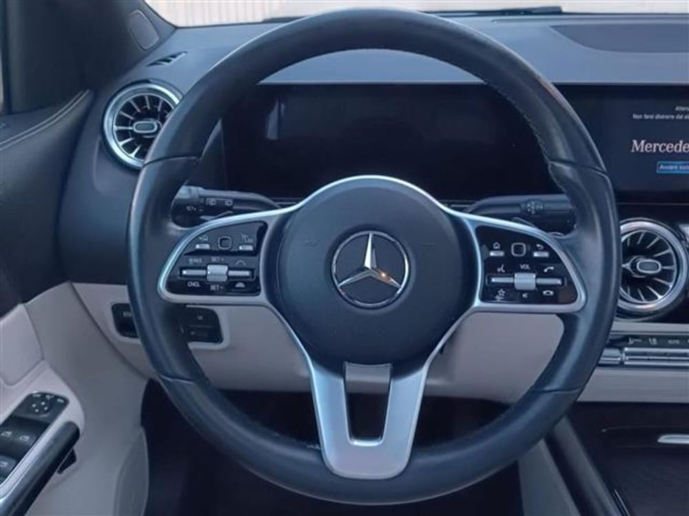 Mercedes-Benz GLA SUV usata a Livorno (11)