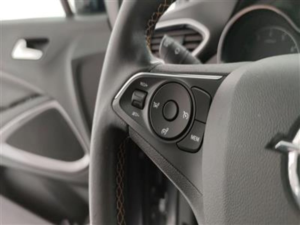 Opel Crossland X usata a Bari (15)