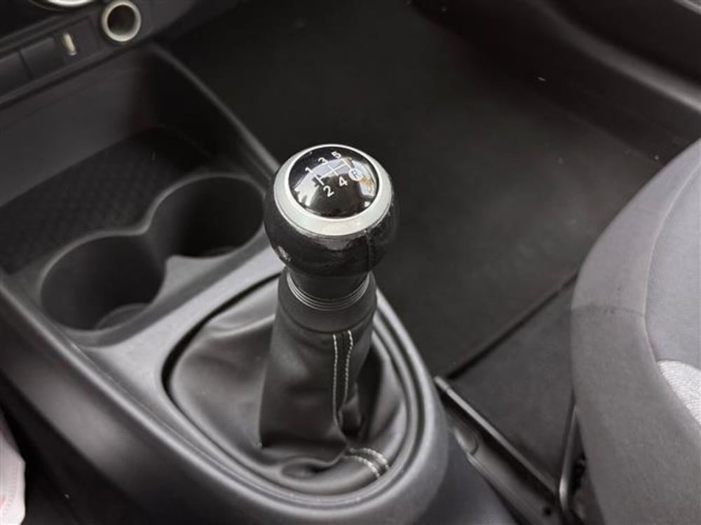 Toyota Aygo X usata a Pavia (11)