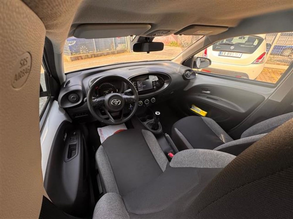 Toyota Aygo X usata a Pavia (7)