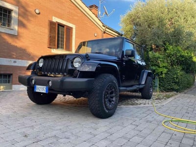 Jeep Wrangler Unlimited 2.8 CRD DPF Sahara del 2011 usata a Imola