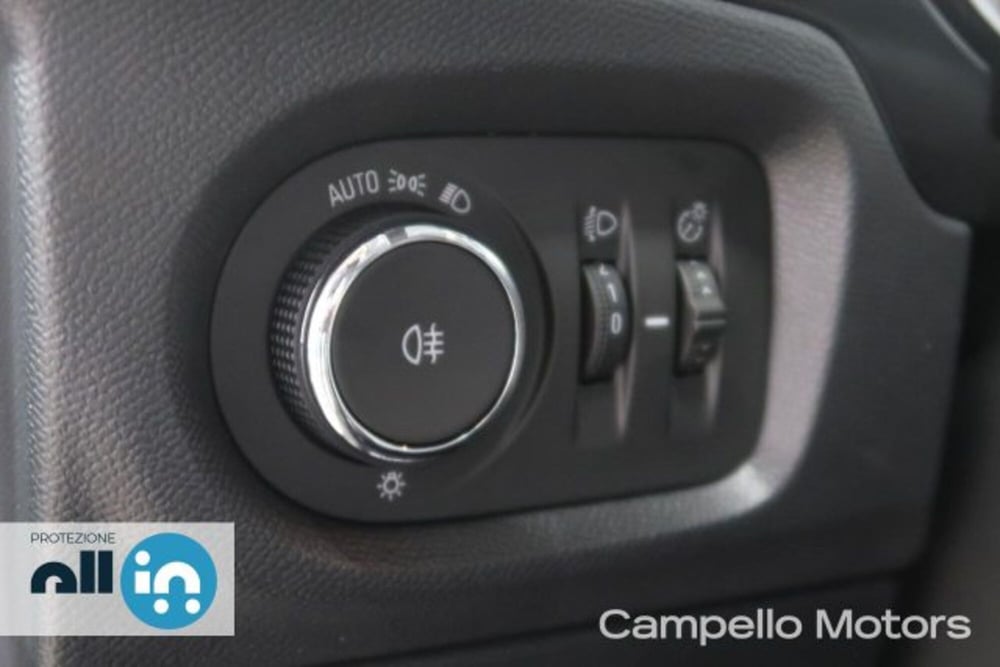 Opel Corsa nuova a Venezia (17)