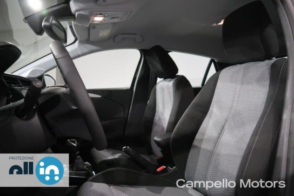 Opel Corsa nuova a Venezia (5)