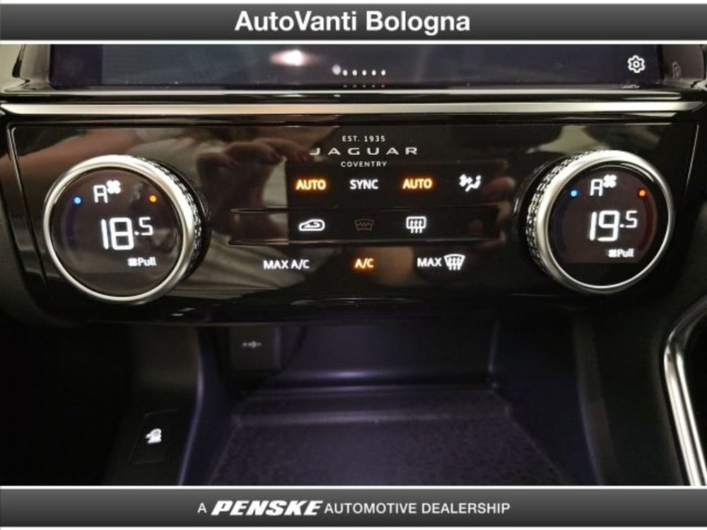 Jaguar E-Pace usata a Bologna (13)