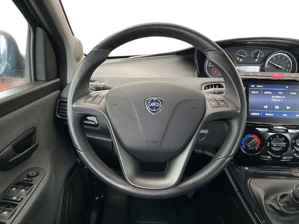 Lancia Ypsilon usata a Torino (11)