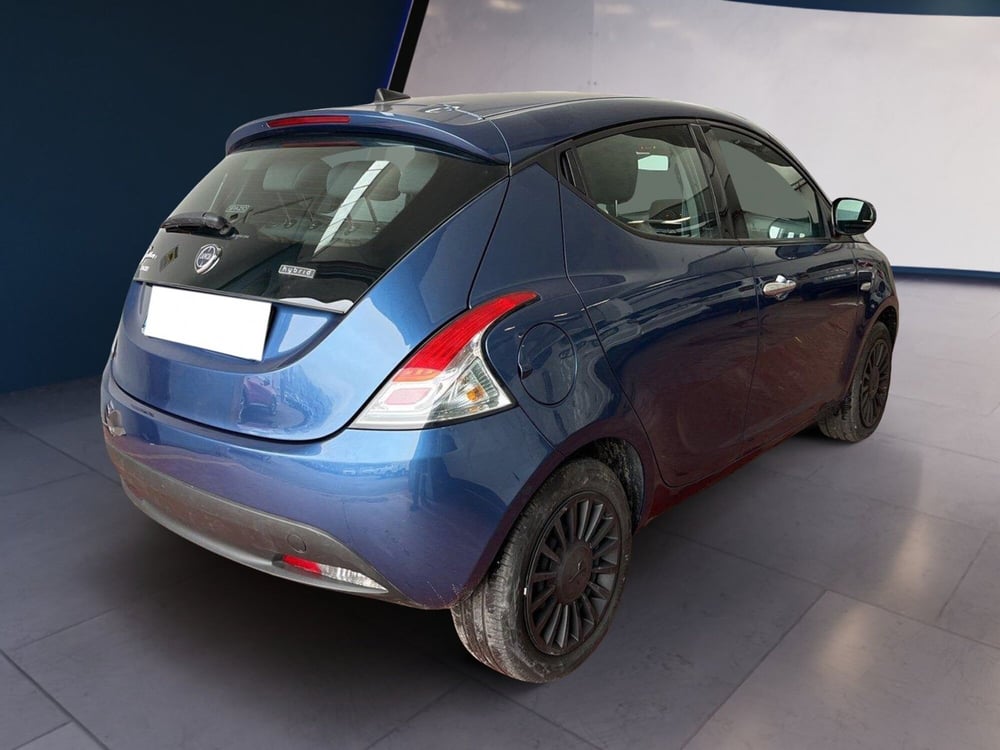 Lancia Ypsilon usata a Torino (4)