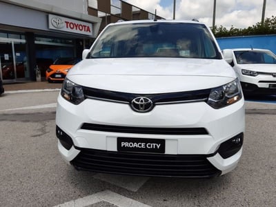 Toyota Proace City Verso City Verso 1.5D 130 CV S&amp;S Long Luxury del 2023 usata a Vicenza