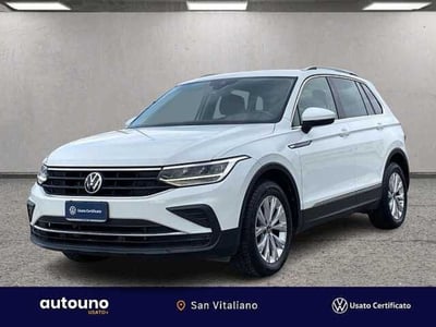 Volkswagen Tiguan 2.0 TDI 150 CV SCR DSG 4MOTION Life del 2021 usata a Casoria