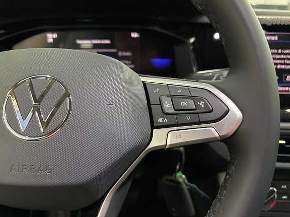 Volkswagen Taigo nuova a Napoli (16)