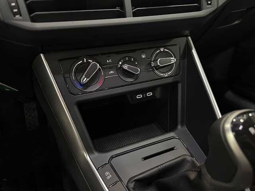 Volkswagen Taigo nuova a Napoli (19)