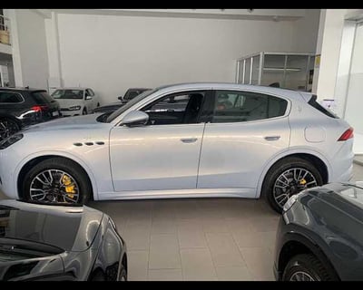 Maserati Grecale 2.0 mhev Grecale 300cv auto del 2022 usata a Casoria