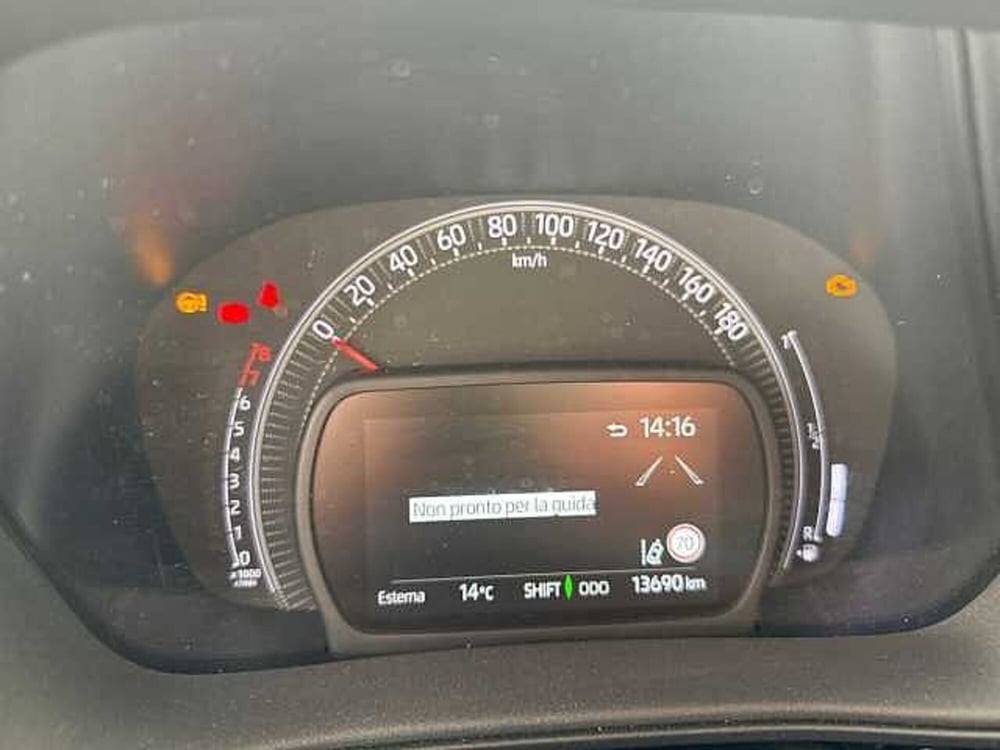 Toyota Aygo X usata a Napoli (11)