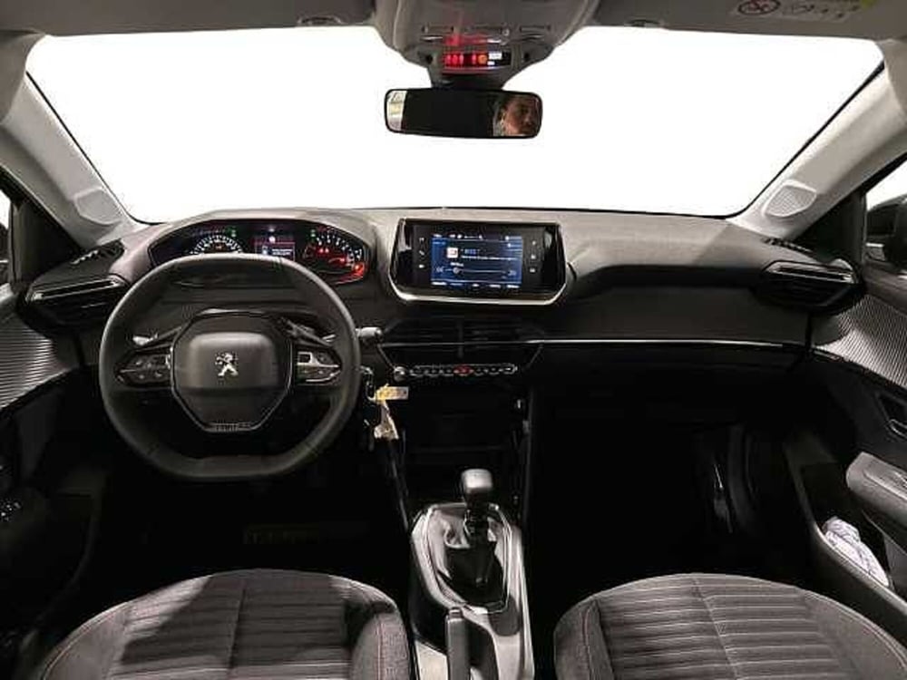 Peugeot 208 nuova a Napoli (14)