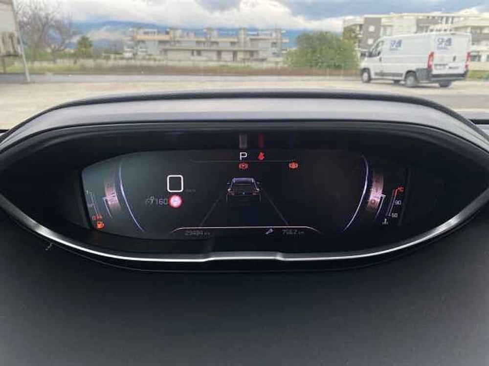 Peugeot 5008 usata a Napoli (11)