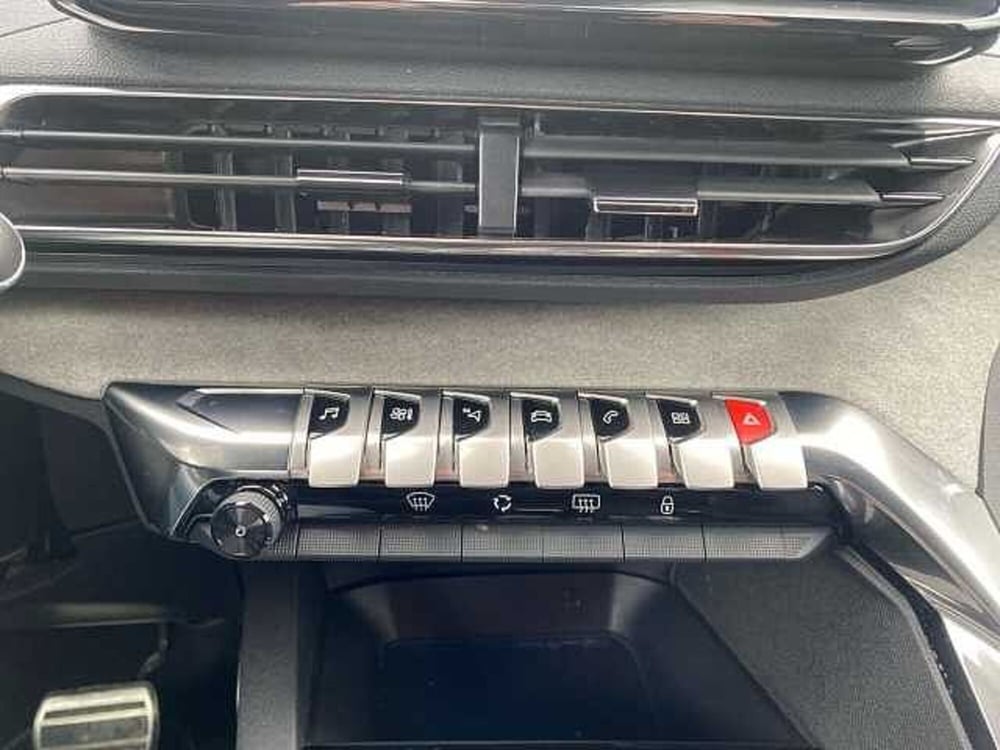 Peugeot 5008 usata a Napoli (20)