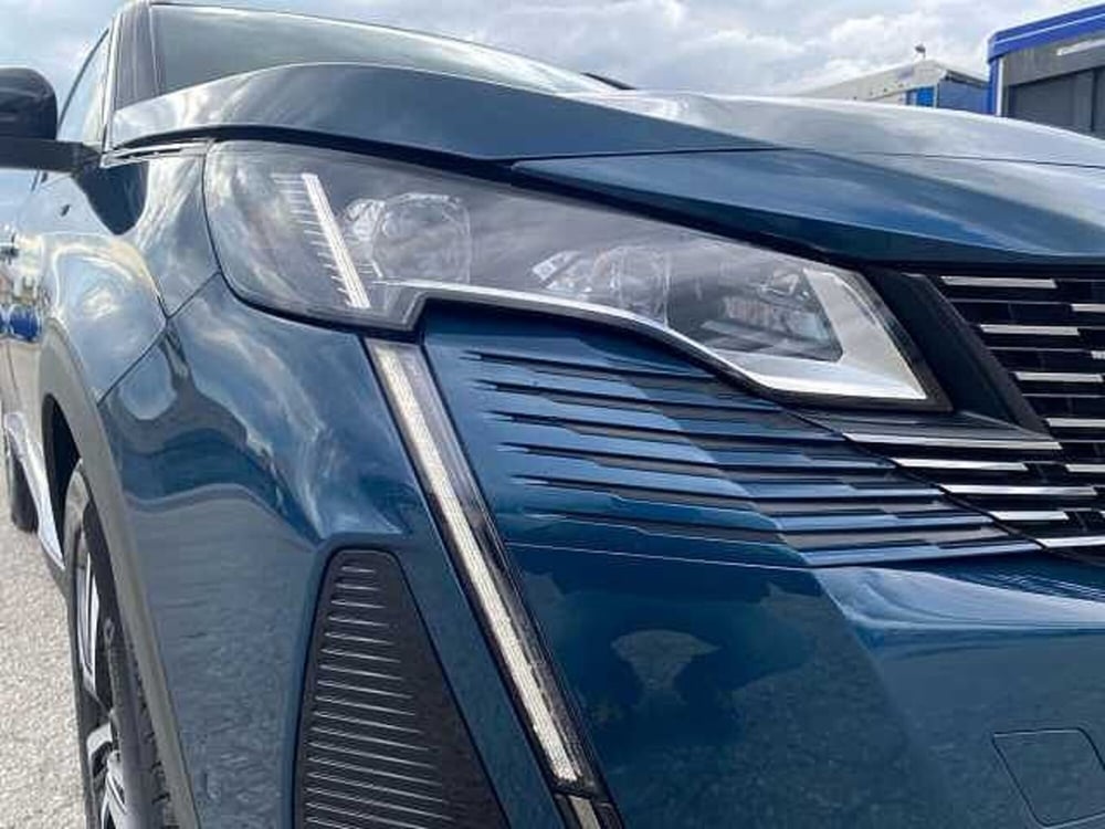 Peugeot 5008 usata a Napoli (9)