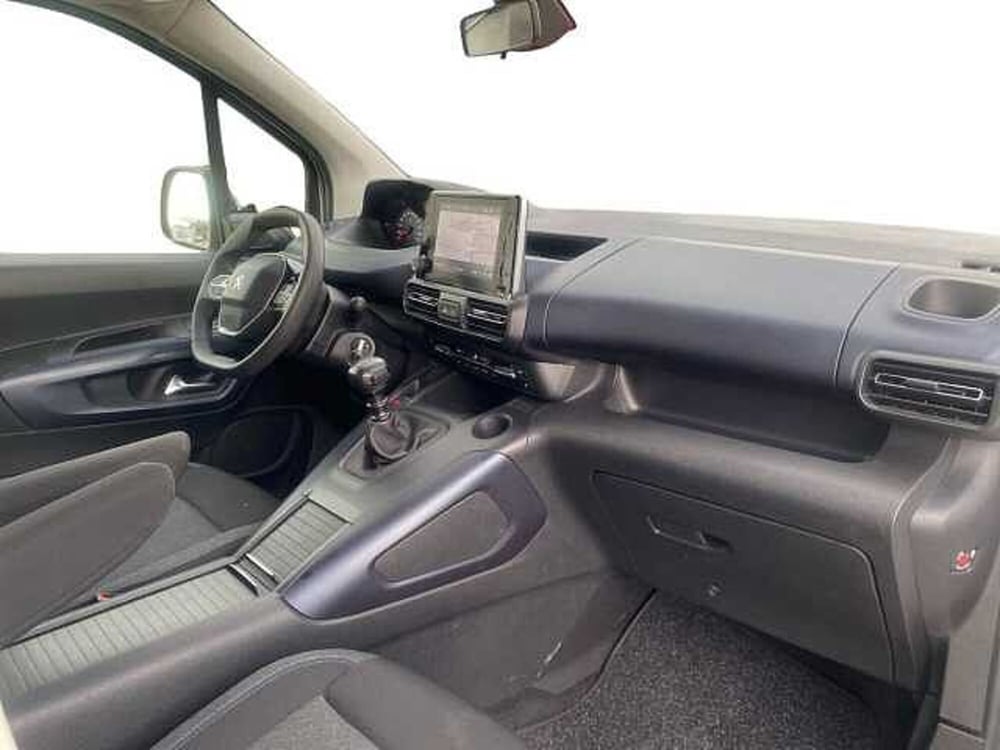 Peugeot Rifter usata a Napoli (13)