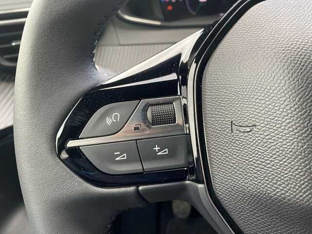 Peugeot 2008 nuova a Napoli (16)