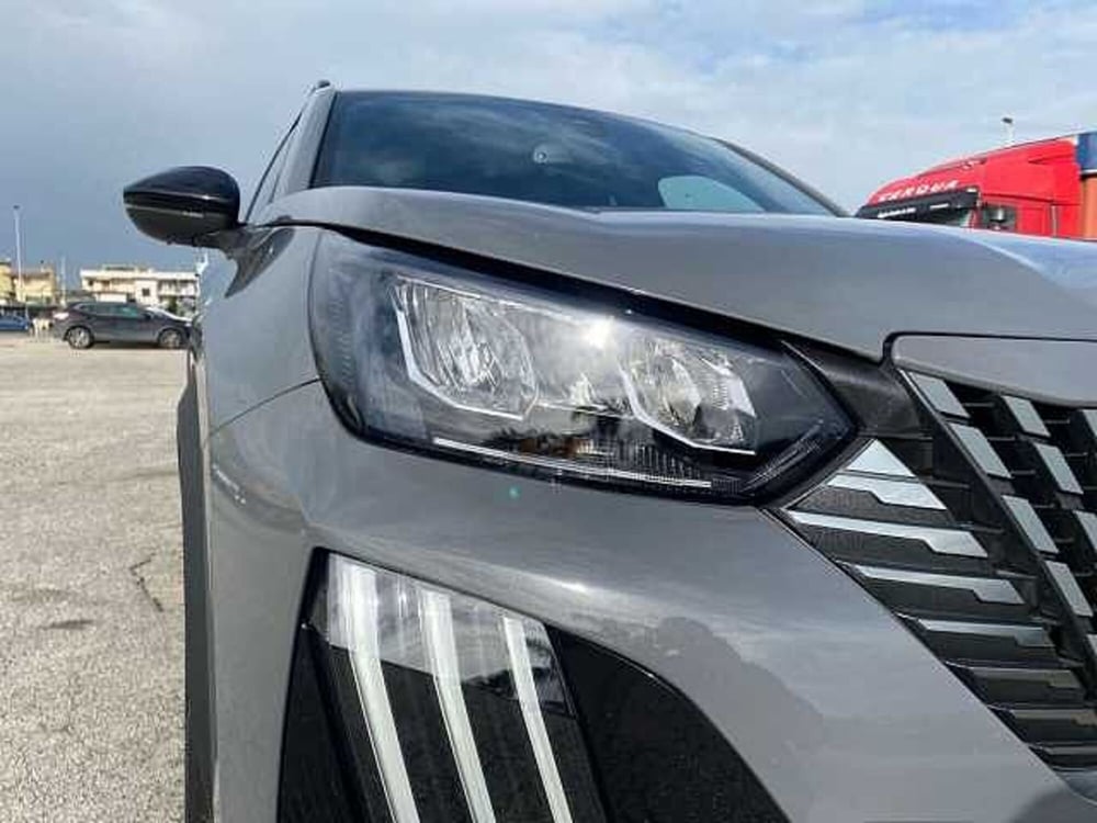 Peugeot 2008 nuova a Napoli (9)