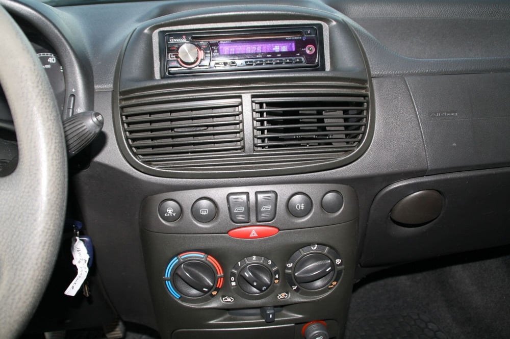 Fiat Punto usata a Pordenone (11)