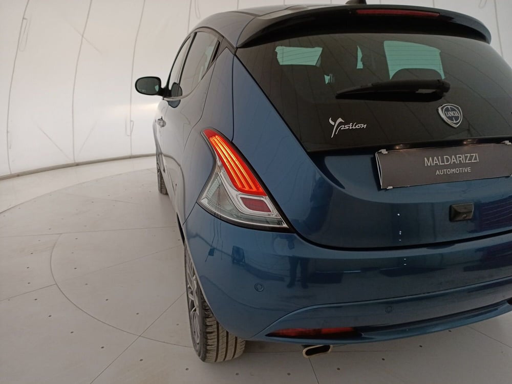 Lancia Ypsilon usata a Bari (11)