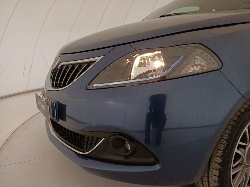 Lancia Ypsilon usata a Bari (13)