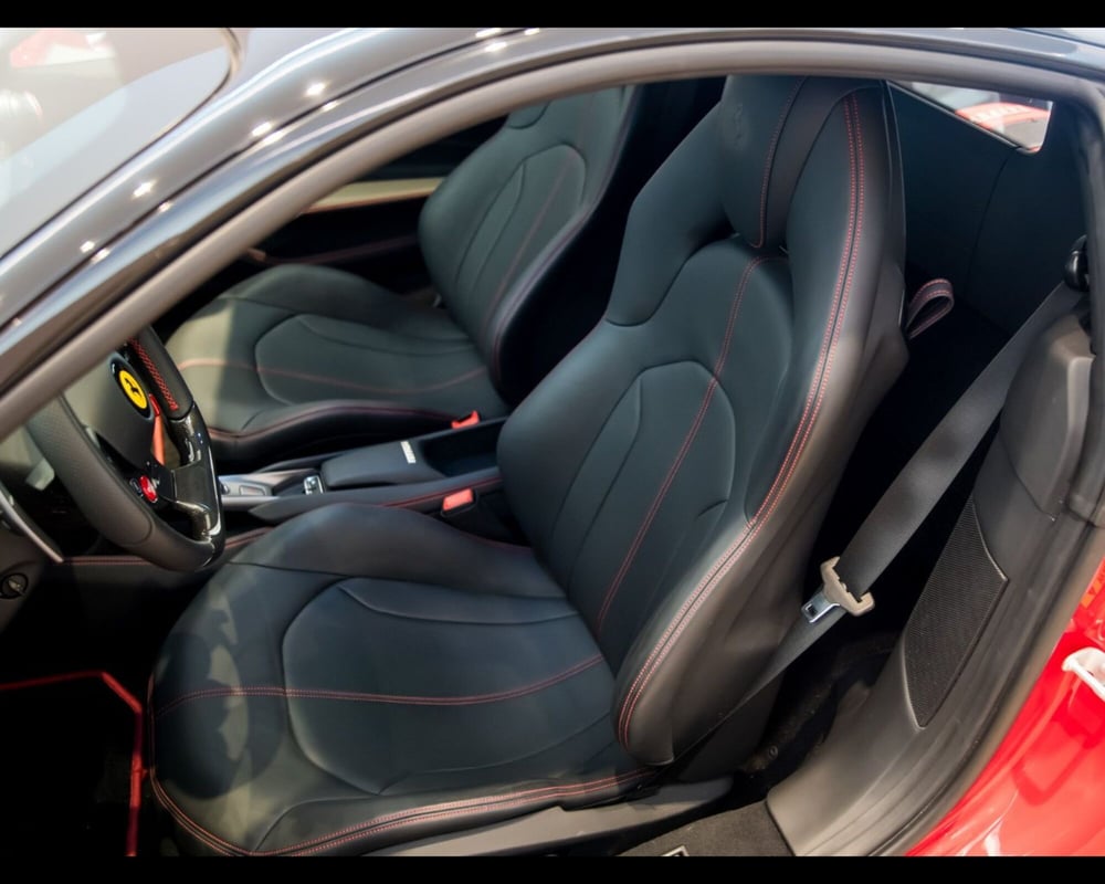 Ferrari F8 Coupé usata a Bologna (13)