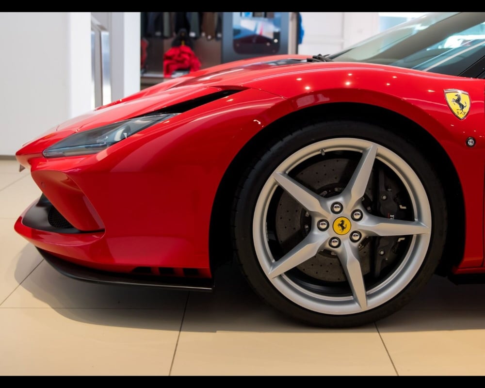 Ferrari F8 Coupé usata a Bologna (7)