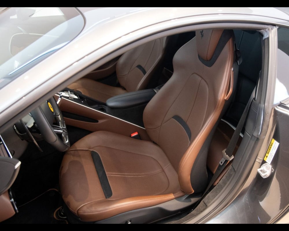 Ferrari Roma Spider usata a Modena (14)
