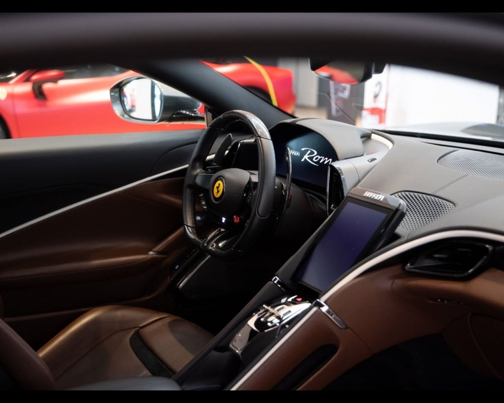 Ferrari Roma Spider usata a Modena (15)