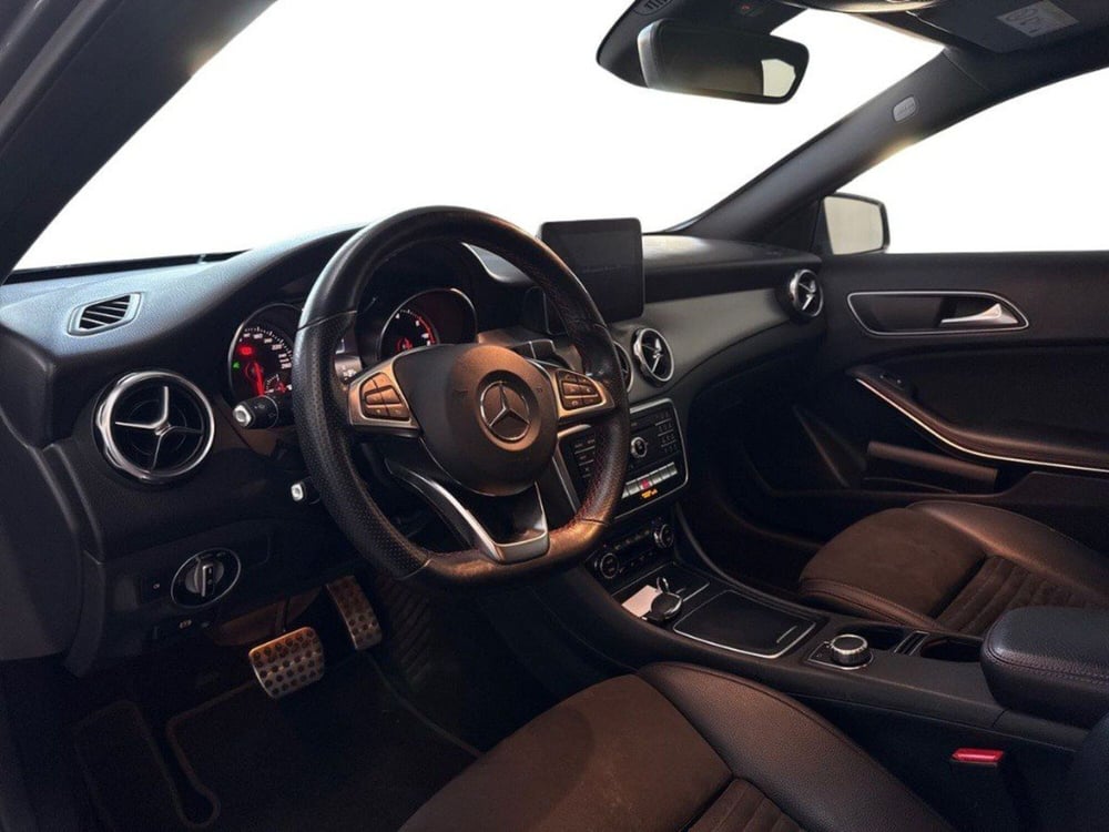 Mercedes-Benz GLA SUV usata a Rimini (16)