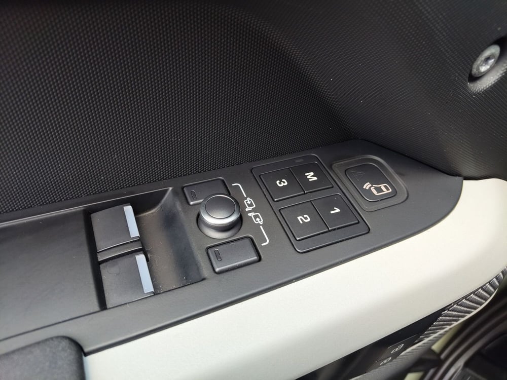 Land Rover Defender usata a Modena (14)