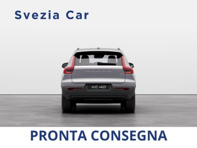 Volvo XC40 B3 automatico Plus Dark nuova a Milano